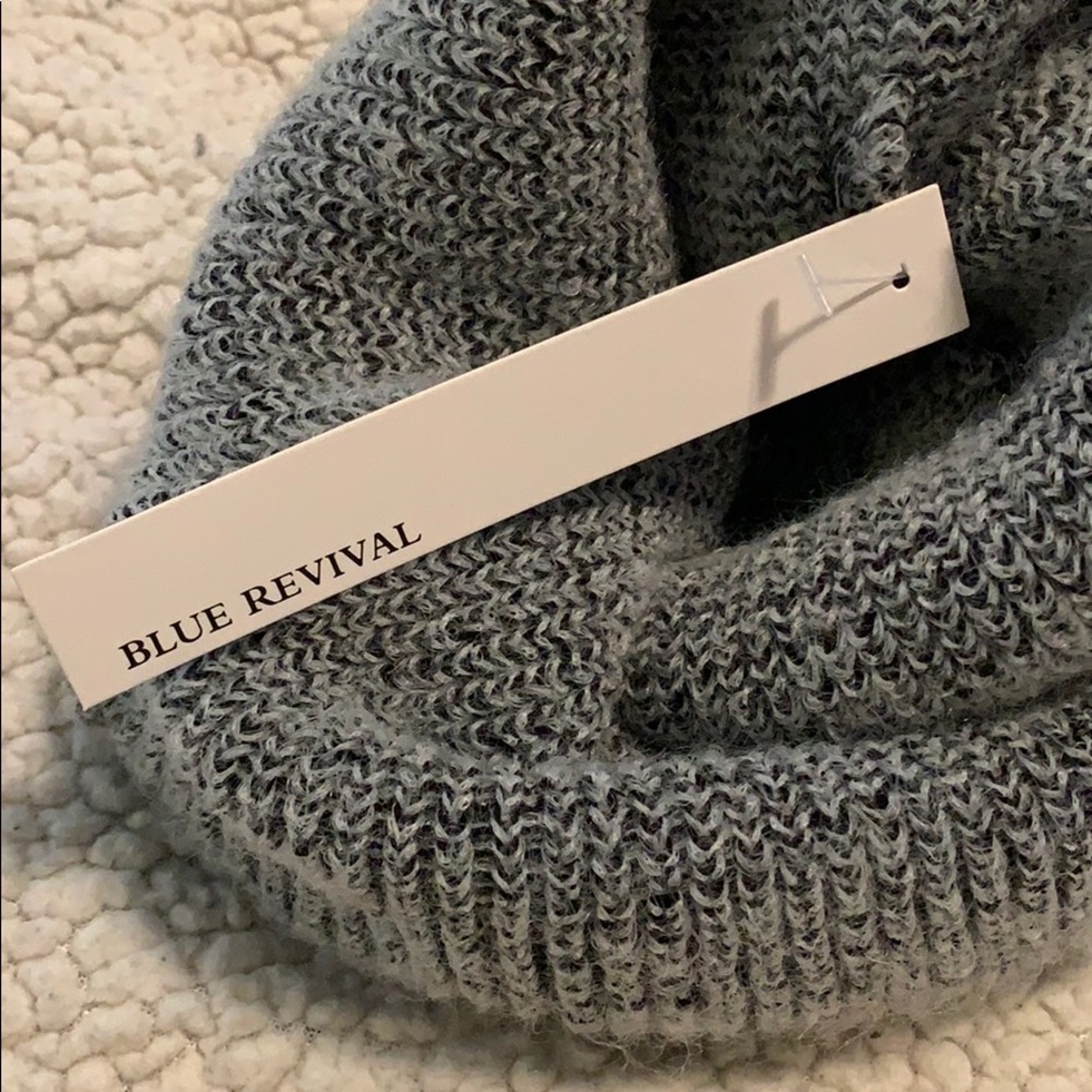 Cute winter hat - Picture 2 of 2